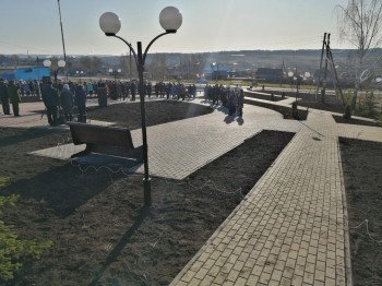 Памятник погибшим в годы Великой Отечественной войны воинам отреставрировали в Сергаче Нижегородской области