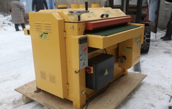 Саратовские таможенники передали на СВО изъятый шлифовальный станок