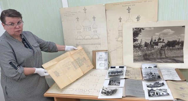 Нижегородские архивисты подготовили выставку об истории возрождения Вознесенского собора Печерского монастыря Нижегородские архивисты подготовили выставку об истории возрождения Вознесенского собора Печерского монастыря