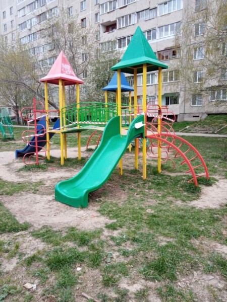 Ограничительные ленты отсутствовали на 66 из 72 проверенных детских площадках Чебоксар Ограничительные ленты отсутствовали на 66 из 72 проверенных детских площадках Чебоксар