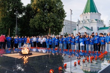 Более 25 тысяч нижегородцев присоединились к памятным акциям в День памяти и скорби Более 25 тысяч нижегородцев присоединились к памятным акциям в День памяти и скорби