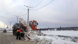 Снегоуборочная техника подрядных и управляющих компаний приступила к работе в 3 утра в Чебоксарах Снегоуборочная техника подрядных и управляющих компаний приступила к работе в 3 утра в Чебоксарах