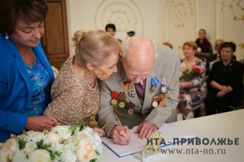 Глеб Никитин поздравил отметивших 70-летний юбилей совместной жизни нижегородцев