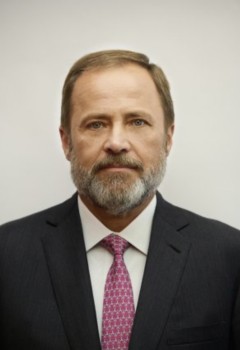 Игорь Комаров поздравил жителей ПФО с Днём Героев Отечества