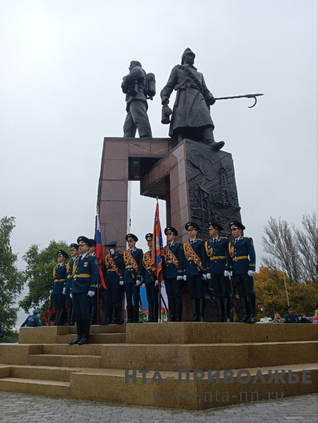 Памятник пожарным и спасателям открыли в Нижнем Новгороде Памятник пожарным и спасателям открыли в Нижнем Новгороде