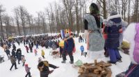 Глава города Чебоксары Леонид Черкесов принял участие в Масленичных гуляниях в Южном поселке