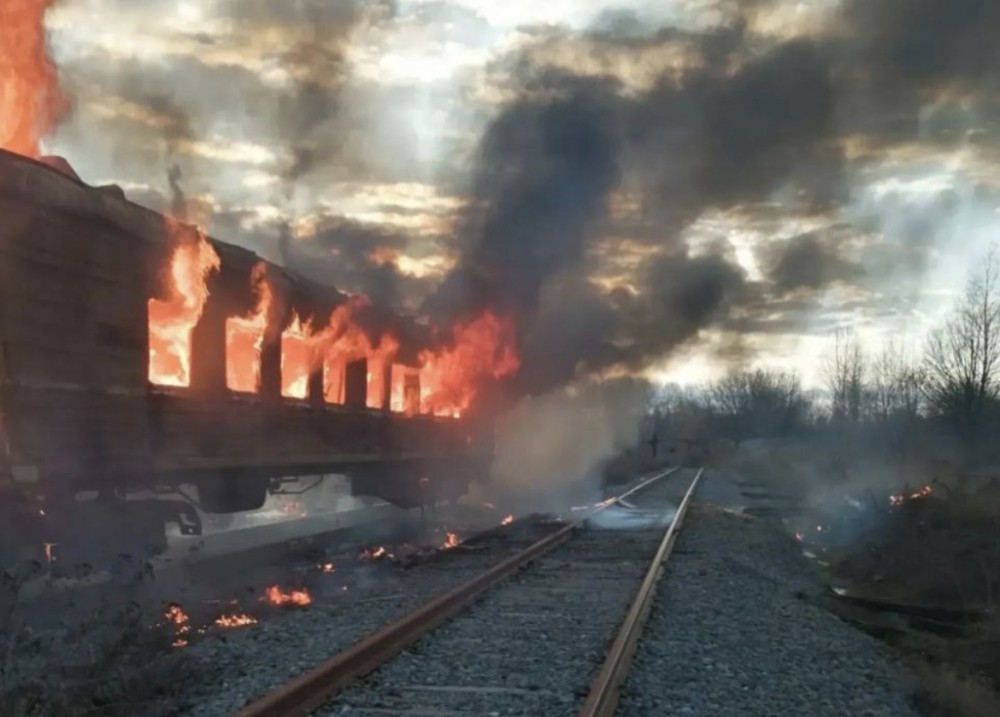 Горящий ж/д вагон потушили в Иглинском районе Башкирии