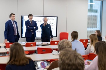 Сергей Кравцов и Глеб Никитин посетили технопарк универсальных педагогических компетенций в Мининском университете и новый корпус "Школы 800"