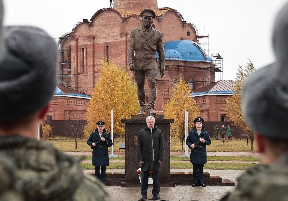 Два памятника открыли в парке им. Маргелова в Ульяновске