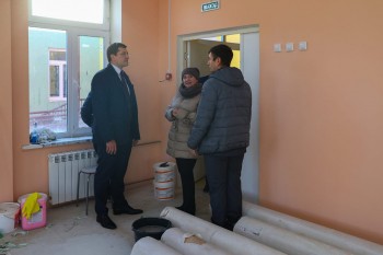 Глеб Никитин проверил строительство детского сада в Дальнем Константинове Нижегородской области 