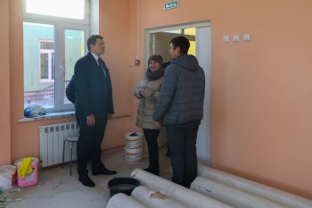 Глеб Никитин проверил строительство детского сада в Дальнем Константинове Нижегородской области
