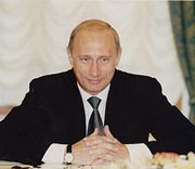 Настоящими мужчинами россияне считают Путина, Высоцкого и Хабенского