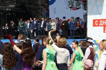 Праздничным парадом открылся День города в Дзержинске Нижегородской области