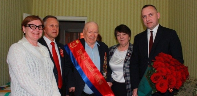 Нижегородский ветеран ВОВ Борис Алешин отметил 100-летний юбилей Нижегородский ветеран ВОВ Борис Алешин отметил 100-летний юбилей