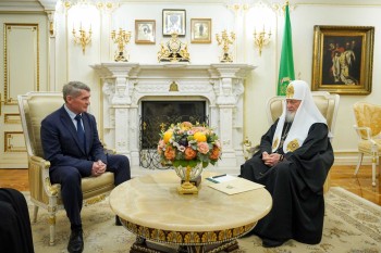 Олег Николаев пригласил патриарха Кирилла освятить храм в Чебоксарах Олег Николаев пригласил патриарха Кирилла освятить храм в Чебоксарах
