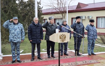 Юрий Арсентьев посетил нижегородских и мордовских полицейских в Дагестане