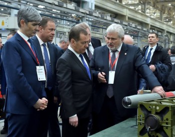 Дмитрий Медведев оценил масштабы производства вооружения в Ижевске