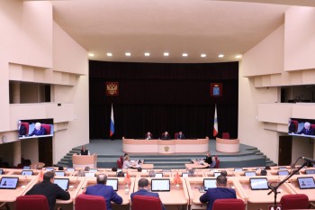 Штрафы за мерцающие вывески и граффити ввели в Саратовской области