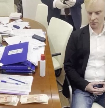 СК опубликовал видео задержания экс-ректора НГПУ Александра Фёдорова