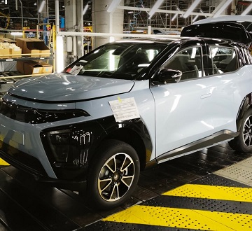 Собран первый серийный электромобиль "Атом"