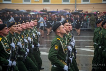 Владимир Путин присвоил звание &quot;гвардейской&quot; 30 мотострелковой бригаде в Самаре