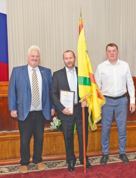 АПЗ награжден переходящим флагом Арзамаса за социально-экономический вклад в развитие города