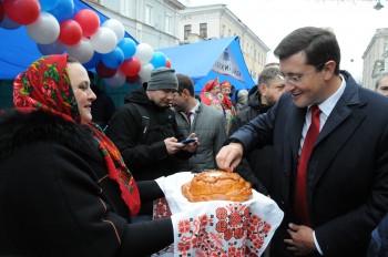 &quot;Подарки от районов, как съедобные, так и сувениры, мы направим в социальные учреждения – детские дома, дома престарелых&quot;, - Глеб Никитин