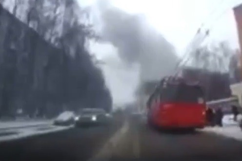 Троллейбус загорелся утром 6 декабря в Нижнем Новгороде (ВИДЕО)