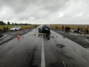 Четыре человека погибли в результате столкновения двух автомашин в Самарской области 14 сентября