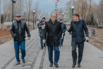 Алексей Ладыков проверил ход подготовки к летнему сезону парка имени 500-летия города Чебоксары 