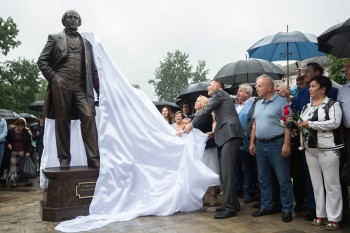 Памятник российскому промышленнику Дмитрию Бенардаки открыли в Нижнем Новгороде в центре Сормова 18 июля