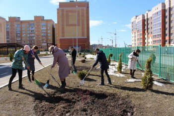 Весенние субботники стартовали в чебоксарских детских садах