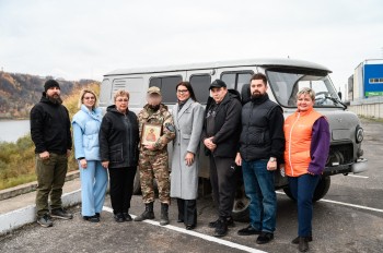 Нижегородские волонтеры передали отечественный внедорожник землякам-бойцам СВО Нижегородские волонтеры передали отечественный внедорожник землякам-бойцам СВО