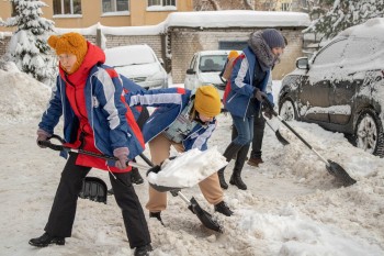 Молодёжный &quot;Снежный десант&quot; привлекли на помощь коммунальным службам Нижнего Новгорода