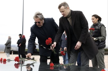 Дмитрий Старостин и Эррол Маск возложили цветы в Кремле