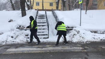 Дорожные службы Нижнего Новгорода работают над ликвидацией последствий мощного снегопада