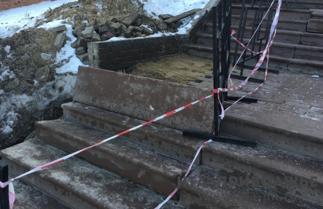 Глава Чувашии взял на контроль установку пандуса в доме инвалида в Моргаушах Глава Чувашии взял на контроль установку пандуса в доме инвалида в Моргаушах