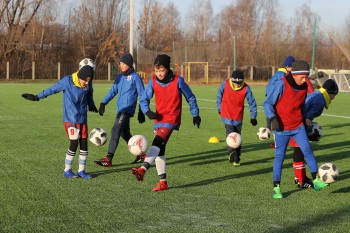 Тренировки начались на новом футбольном поле стадиона &quot;Строитель&quot; в Нижнем Новгороде