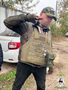 Мужчину с винтовкой и в бронежилете задержали в Нижнем Новгороде Мужчину с винтовкой и в бронежилете задержали в Нижнем Новгороде