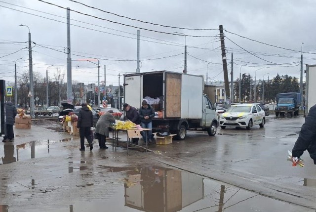 199 протоколов было составлено по результатам работы оперативного штаба по пресечению несанкционированной торговли цветами