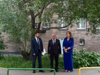 Мемориальную доску открыли бывшему ректору ННГАСУ Андрею Лапшину Мемориальную доску открыли бывшему ректору ННГАСУ Андрею Лапшину