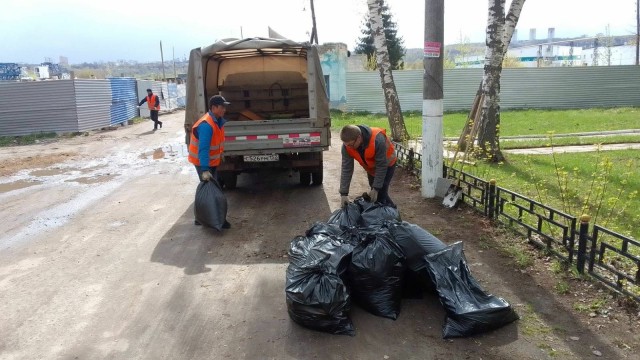 Уборка мусора продолжается в рамках месячника по благоустройству в Нижнем Новгороде 
