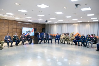 Евгений Солнцев встретился с финалистами программы "Герои Оренбуржья"