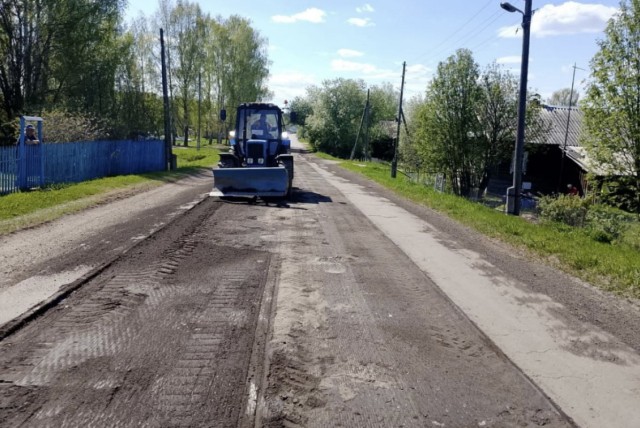Улицу в кировских Кучелапах начали ремонтировать по "Дорожному миллиарду"