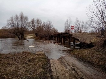 Низководный мост затопило в Гагинском районе