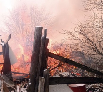 45 пожарных тушили частные дома и баню в Нижнем Новгороде