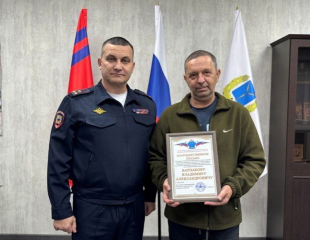 Таксист помог задержать курьера телефонных мошенников в Саратове