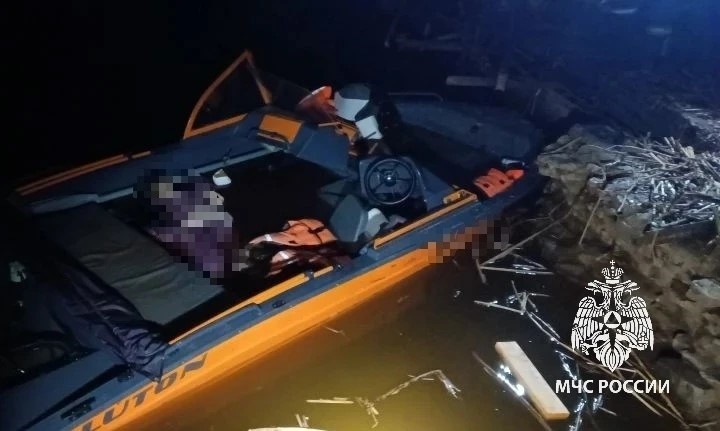 Женщина погибла на ночной прогулке на лодке в Татарстане