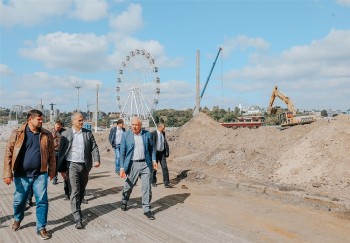 Алексей Ладыков проверил ход реконструкции Красной площади Чебоксар