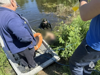 Спасатели извлекли из воды тело 48-летнего мужчины в Уфе